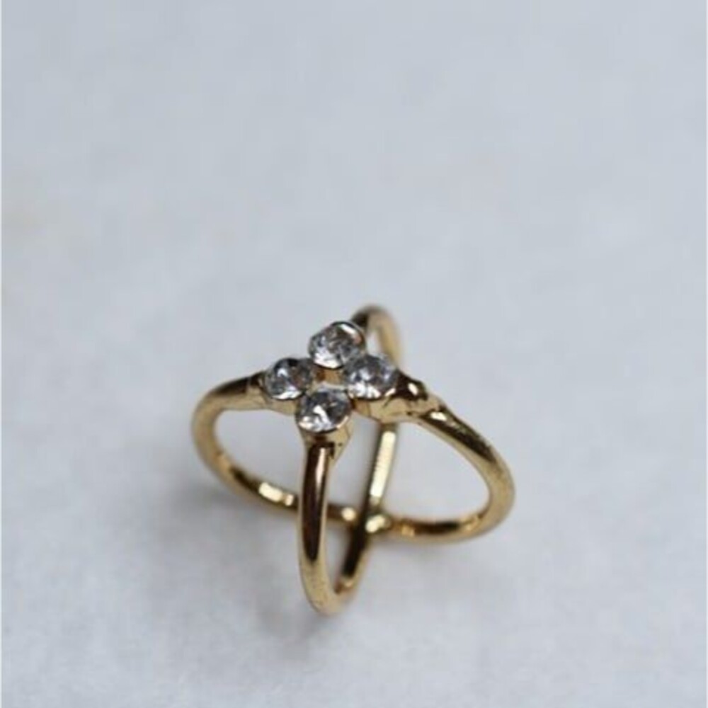 Criss Cross 4 Crystal Gold Tone Size 4 Y2K Party Glam Ring - Picture 2 of 3